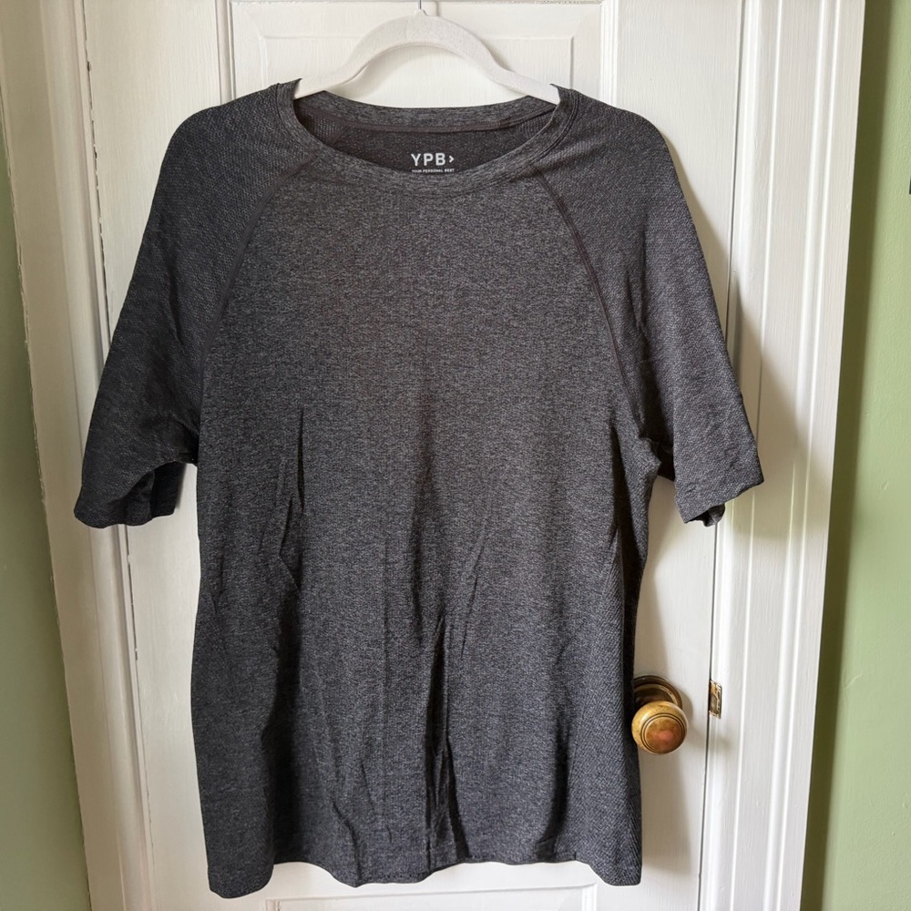 YPB by Abercrombie Dark Heather Gray Short Sleeve Dri-Fit Tee Men’s Size Medium